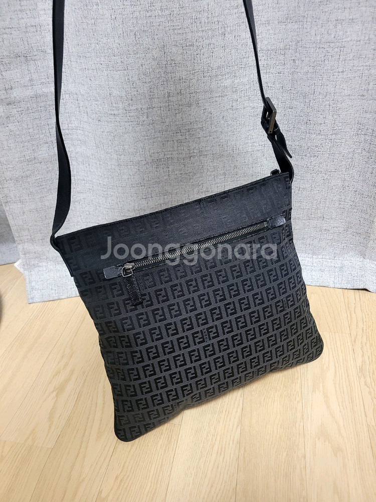 펜디 FF 로고 패턴 크로스백--0