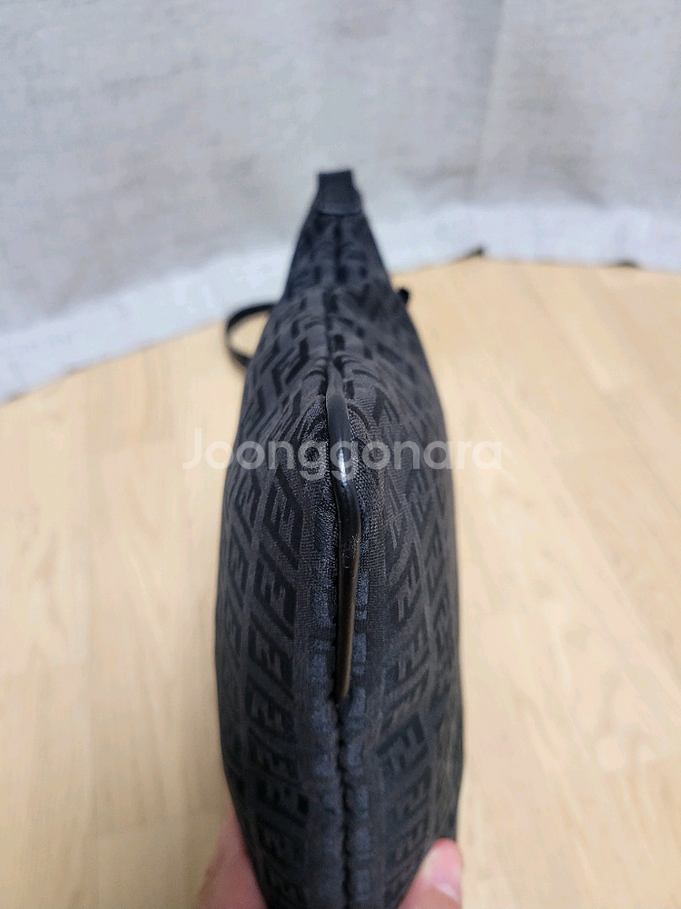 펜디 FF 로고 패턴 크로스백--3