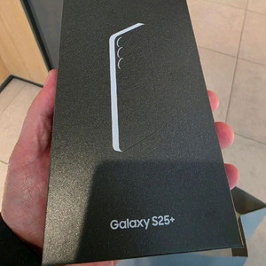 백화점구입 [미개봉 자급제] 갤럭시s25 플러스256 새제품. 정품 케이스 충전기 1씩 같이 드림