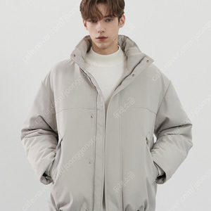 TNGT 베이지 오버핏 하드쉘 하이넥 구스 다운 점퍼 초 떠리