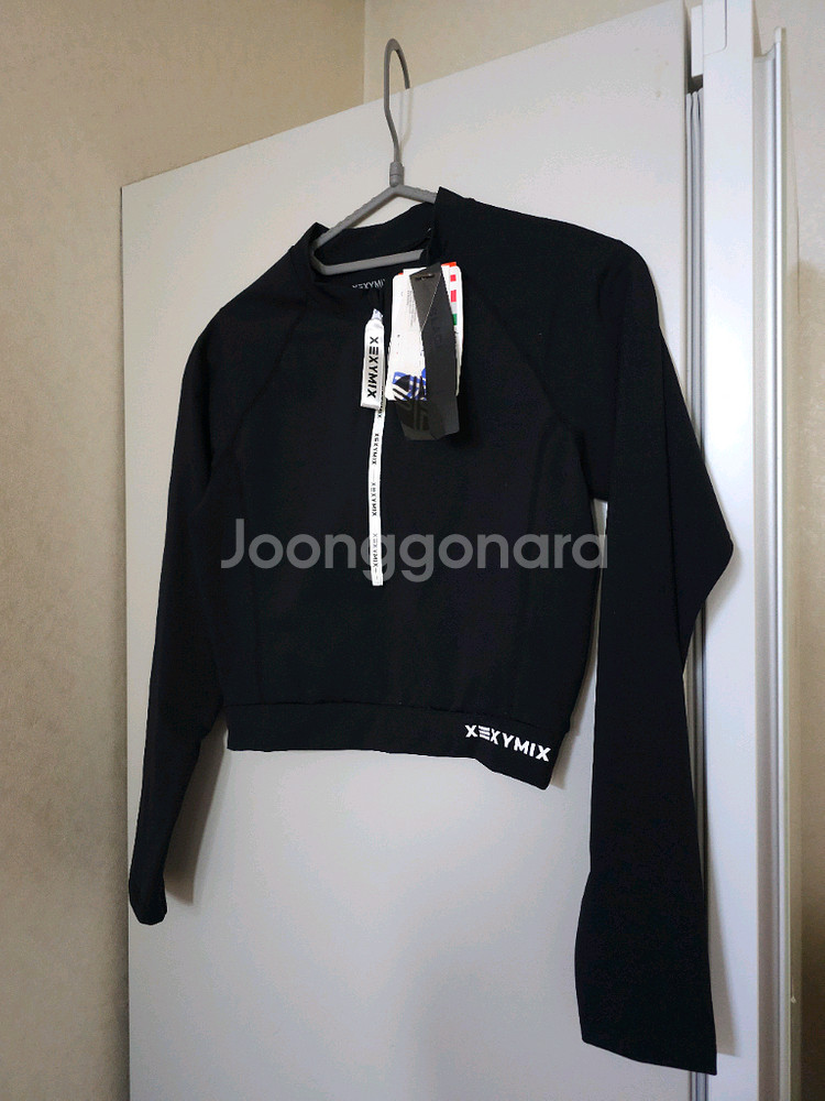새상품)젝시믹스 블랙 크롭 래쉬가드 XL--0