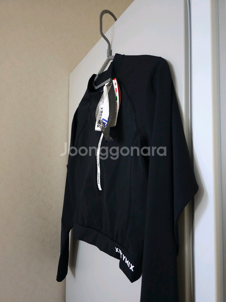 새상품)젝시믹스 블랙 크롭 래쉬가드 XL--2