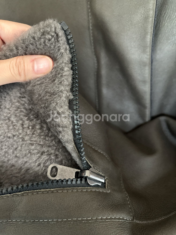 [정품] 브루넬로 쿠치넬리 리버서블 시어링 무스탕 코트--5