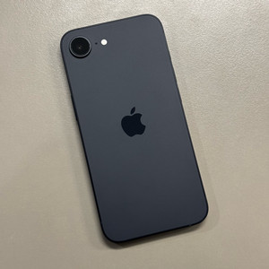 아이폰16E 블랙 128 초sss급 배터리100 판매 보증남음