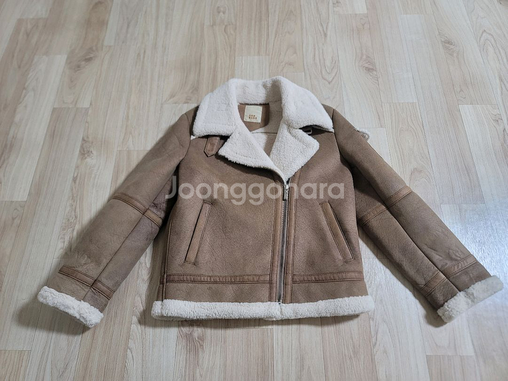 무스탕 자켓. 150사이즈. 성인여성가능. 남아여아 다 잘어울려요. 상태좋은 무스탕자켓이에요~--2