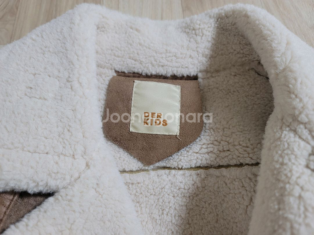 무스탕 자켓. 150사이즈. 성인여성가능. 남아여아 다 잘어울려요. 상태좋은 무스탕자켓이에요~--3