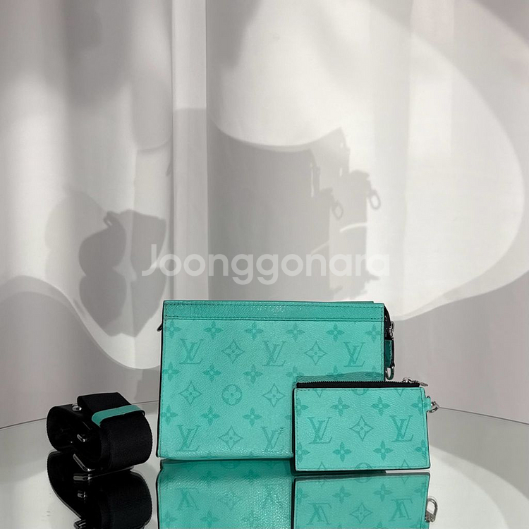 루이비통 모노그램 가스통 웨어러블 월릿 크로스백--0