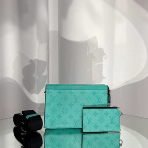 루이비통 모노그램 가스통 웨어러블 월릿 크로스백