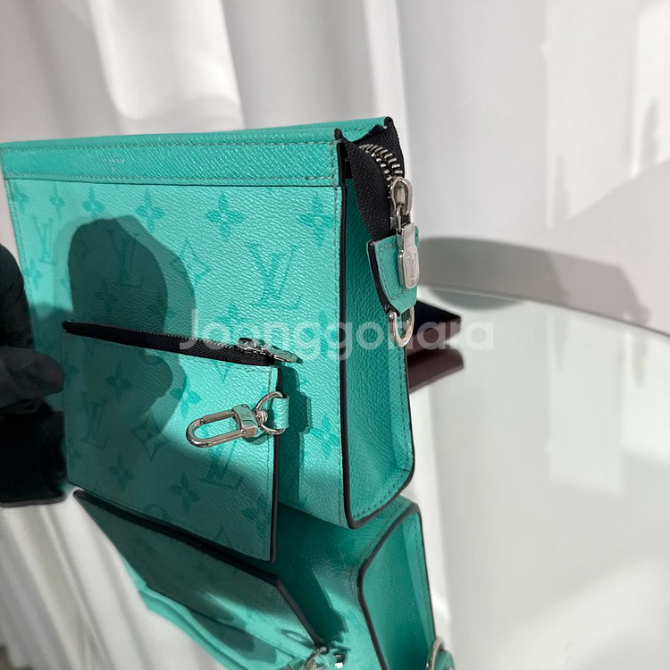 루이비통 모노그램 가스통 웨어러블 월릿 크로스백--5