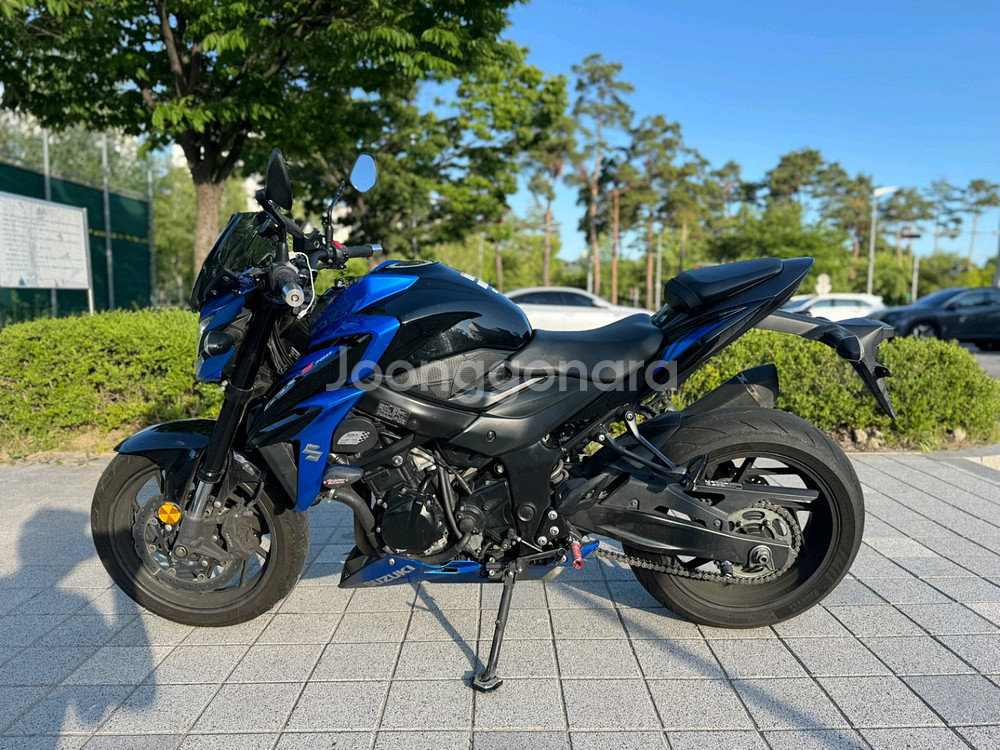스즈키 gsx s750 18년 튜닝차량 팝니다--2