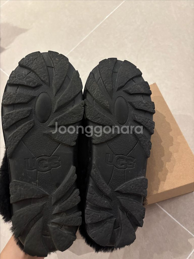 어그(UGG) 코케트 슬리퍼 블랙 UK4--1