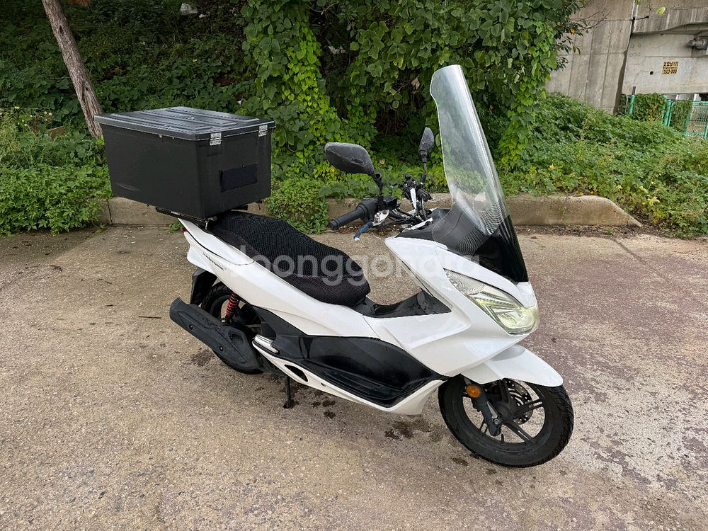 혼다 pcx125 18년 배달풀셋팅 화이트컬러 판매합니다--0
