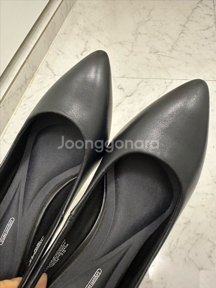 새상품 락포트 가죽 기본구두 240--8