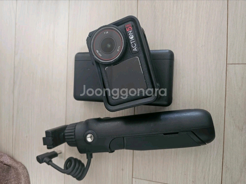 DJI 오즈모 액션5프로 어드벤쳐 콤보 액션캠--1