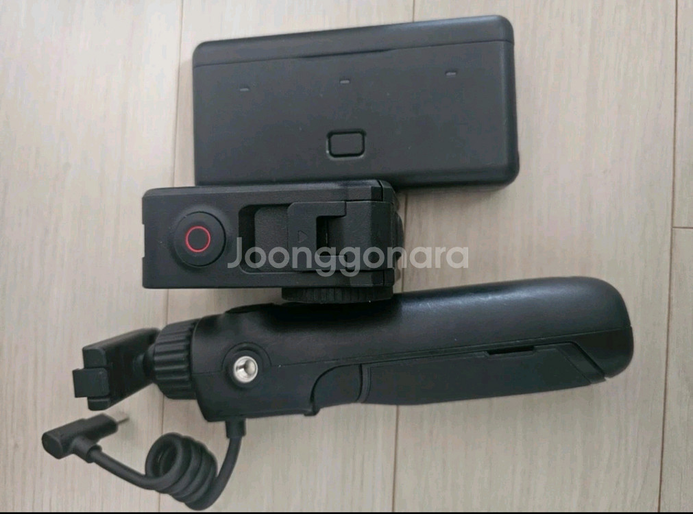 DJI 오즈모 액션5프로 어드벤쳐 콤보 액션캠--3