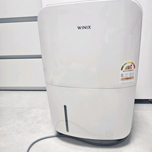 위닉스 제습기 12L 2025.6월제품 판매합니다.