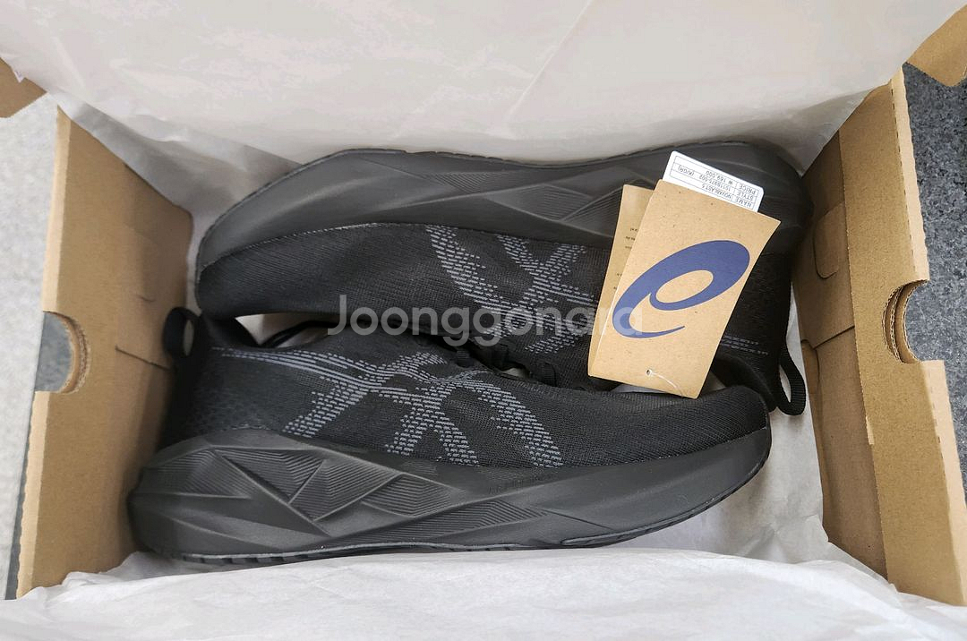 아식스 노바블라스트5 러닝화 275(2E)새제품 국내매장판 정품--0