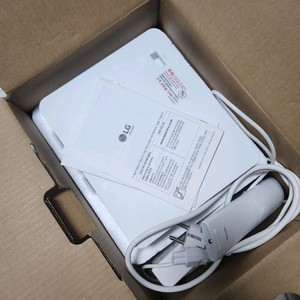 LG 시네빔 PF610P 빔프로젝터&100인치 스크린포함