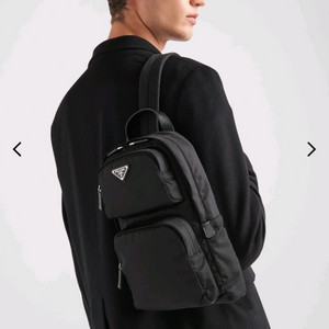 프라다 리나일론 벨트백