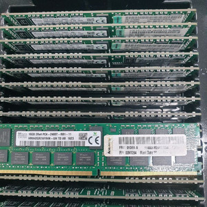 서버용 16GB DDR4 PC4-2400T 2R4 SK