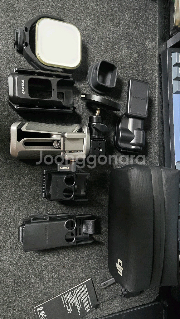 DJI 오즈모 포켓3 크리에이터 콤보+리프레시케어+악세서리 판매합니다--7