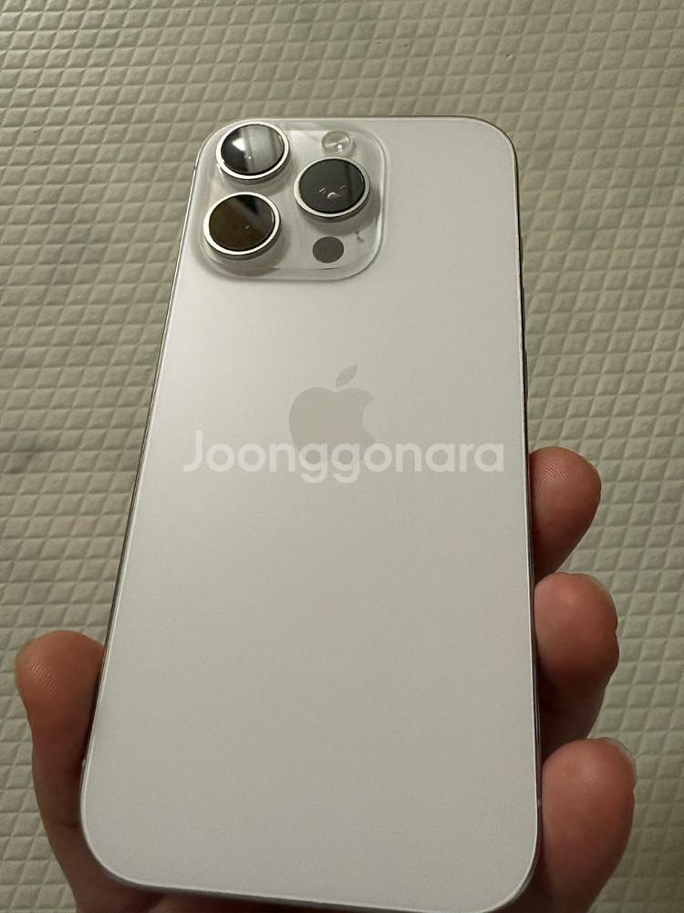 아이폰16프로 화이트 256기가 판매합니다--2
