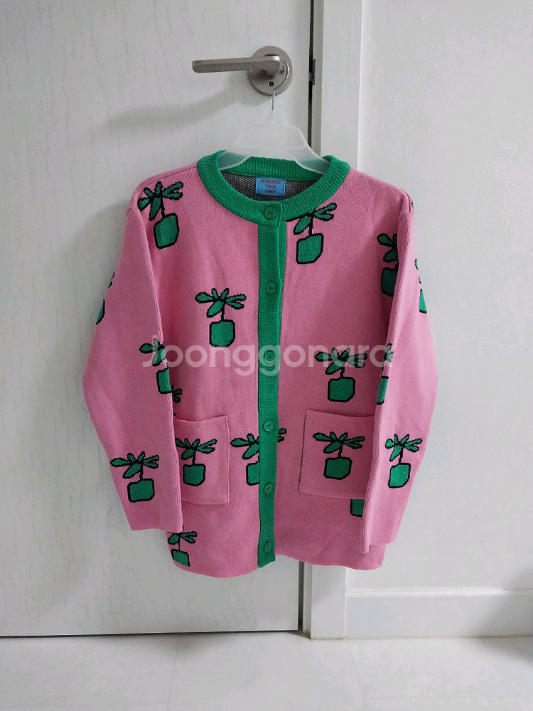 베베베베 핑크색 두꺼운 가디건--0
