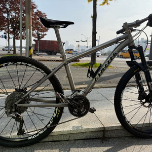 휠러 TW5.6 티타늄 풀XT 26인치 S사이즈 엠티비