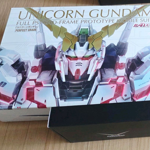 PG 유니콘 건담 프라모델