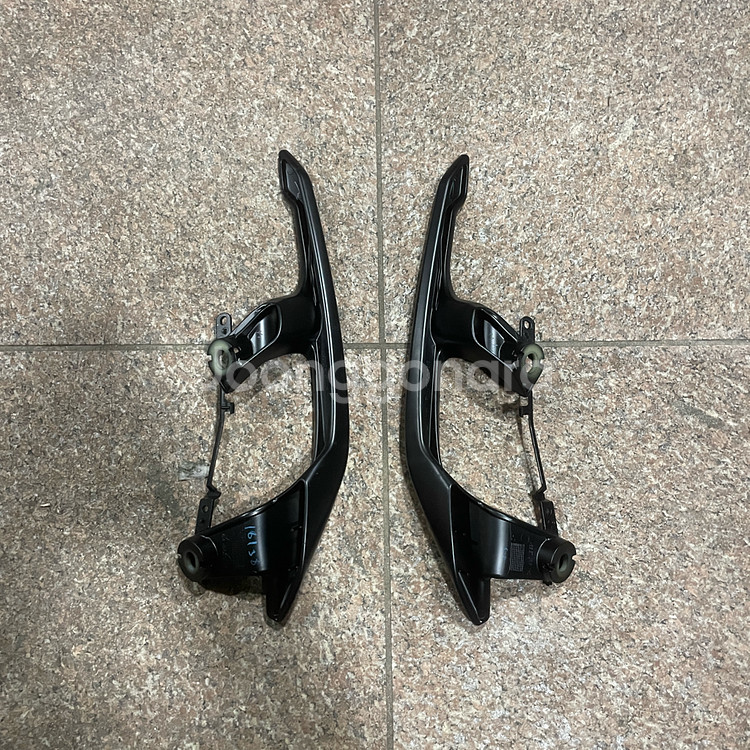 야마하 엑스맥스 25년식 순정 부품들 각개 판매합니다!(새거)--7