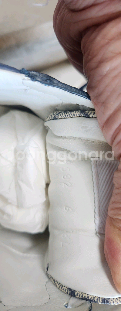 구찌 GG 패턴 스니커즈--8