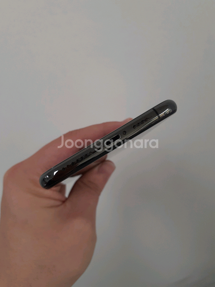 아이폰 XS MAX 256기가 스페이스 그레이 팝니다.--2