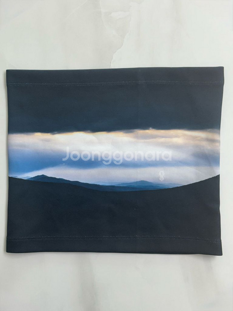 유즈(YUSE) glimmer of light 튜브탑--1