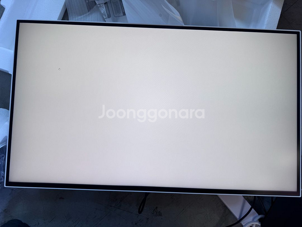 크로스오버 27인치 4K 모니터--2