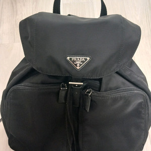프라다 리나일론 백팩 (새상품급/실착용 2~3회)