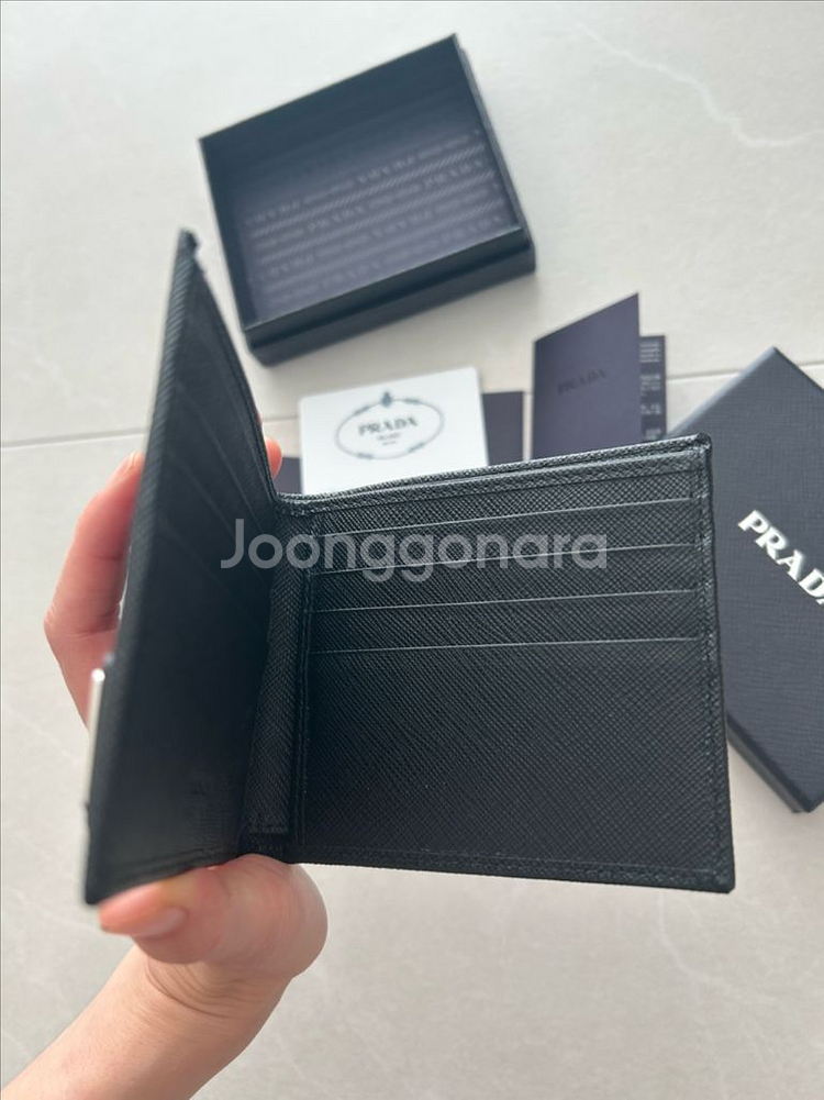 프라다 사피아노 삼각로고 블랙 반지갑 2MO513 QH--2