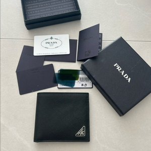 프라다 사피아노 삼각로고 블랙 반지갑 2MO513 QH