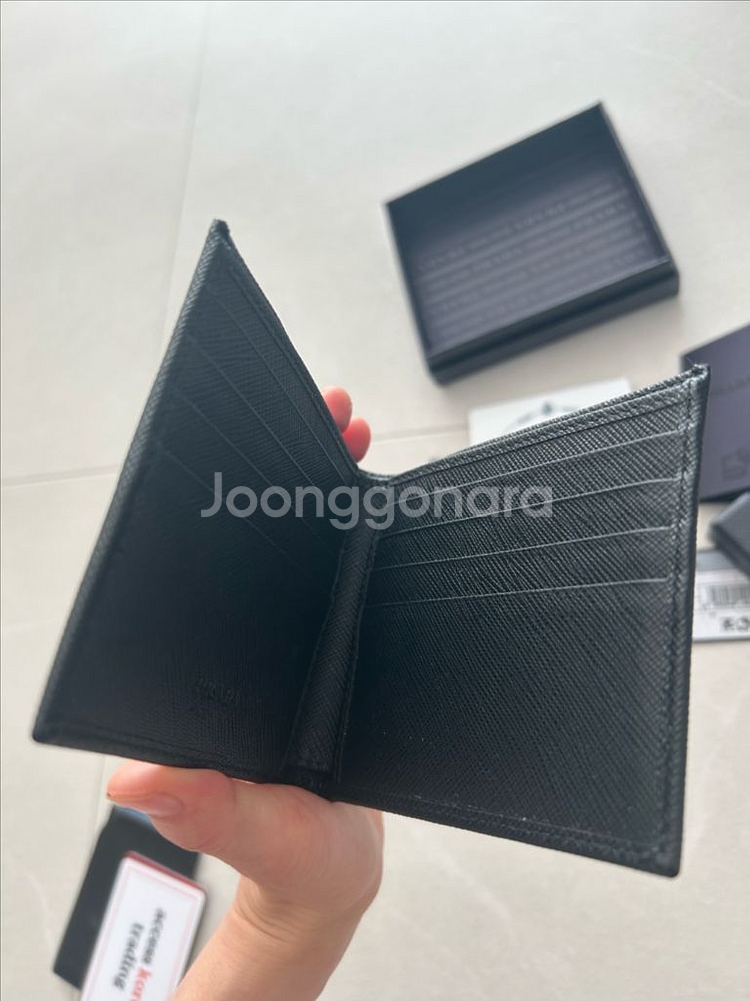 프라다 사피아노 삼각로고 블랙 반지갑 2MO513 QH--1