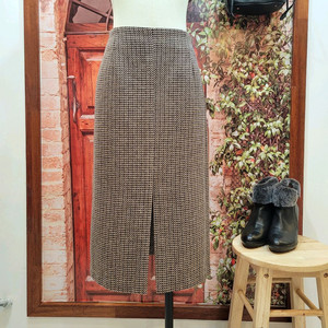 매그제이 앞슬릿 체크 스커트