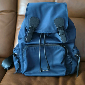 버버리 네이비 백팩