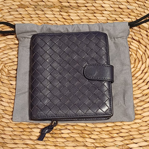 보테가베네타 안트레치아토 이중 지퍼반지갑