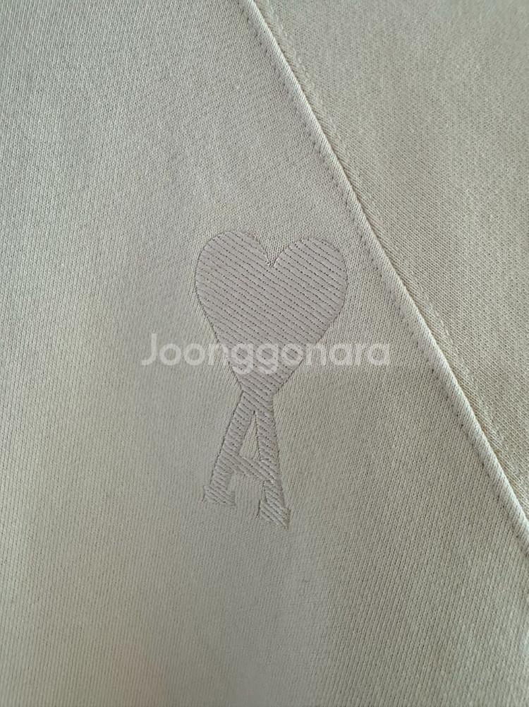 정품 아미 하트 로고 맨투맨--1