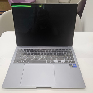 삼성 갤럭시북4 프로 16인치 노트북 판매합니다.