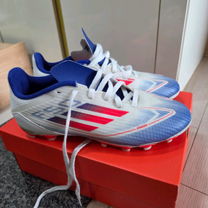 유소년 풋살화 축구화 아디다스 나이키 미즈노