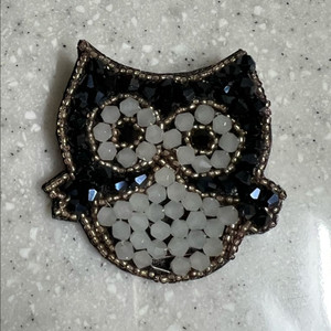 새상품)부엉이 비즈 브로치