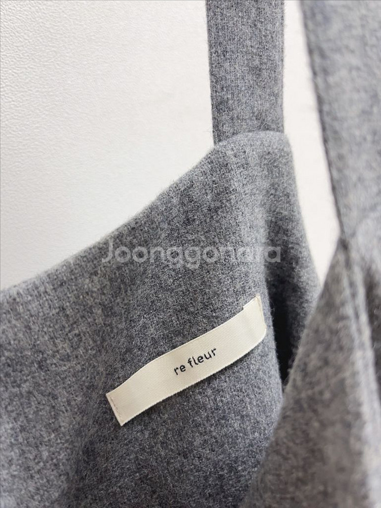 리플레르 울 혼방 슬리브리스 원피스--2