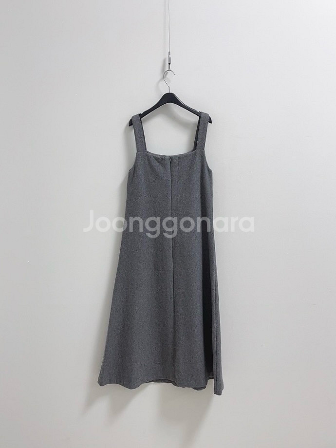 리플레르 울 혼방 슬리브리스 원피스--4