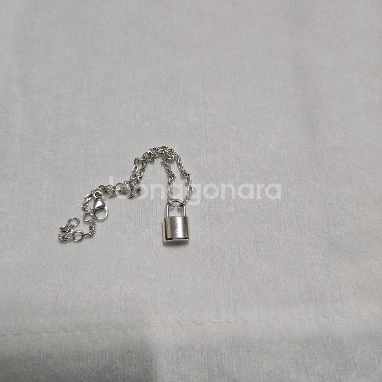 루이비통x유니세프 실버 락킷 팔찌--2