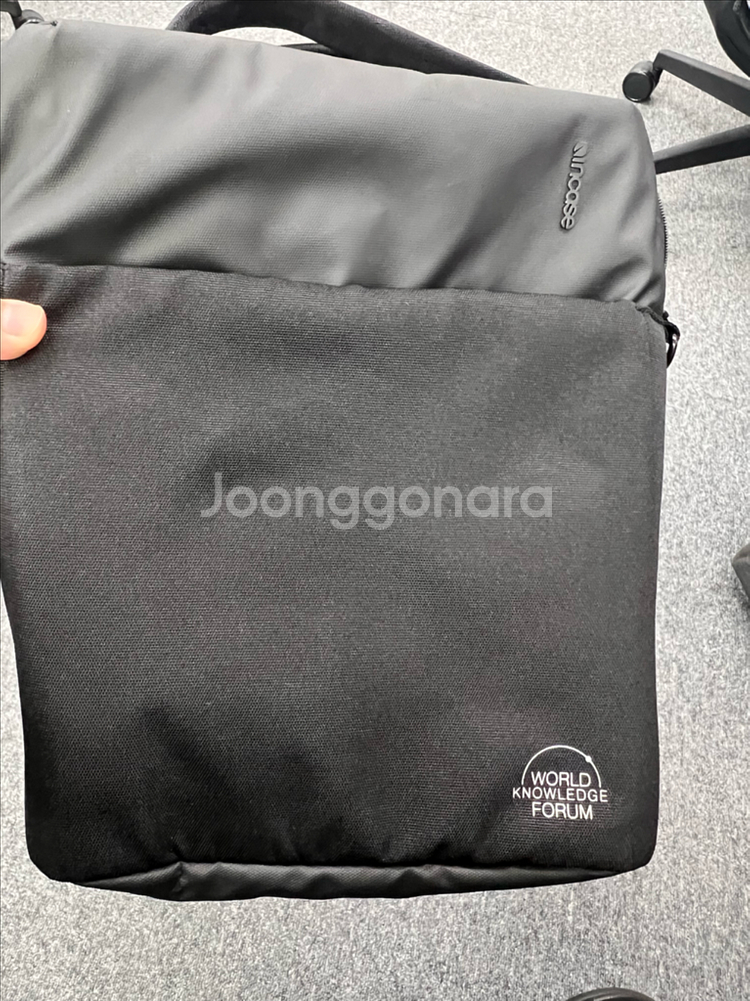 인케이스 가방 판매 합니다--0