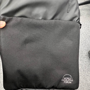 인케이스 가방 판매 합니다